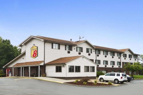 New Castle Hotel | Super 8 by Wyndham New Castle