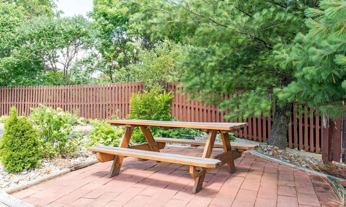 Twinsburg Hotel | Super 8 by Wyndham Twinsburg/Cleveland Area