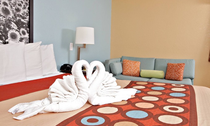 Wichita Hotel | Super 8 by Wyndham Wichita Airport