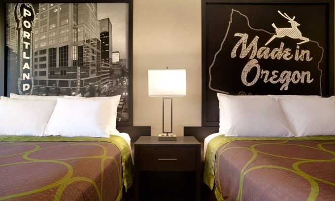 Woodburn Hotel | Super 8 by Wyndham Woodburn
