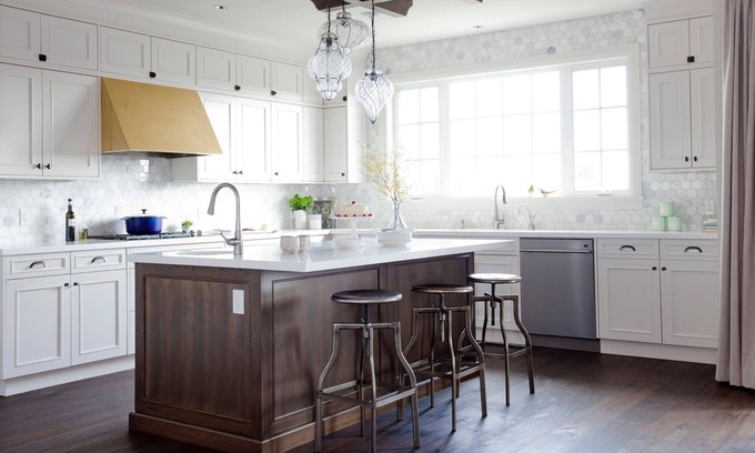 Riley Park-Little Mountain House | Super Central, Designer Dream House available for 3 months + stays!