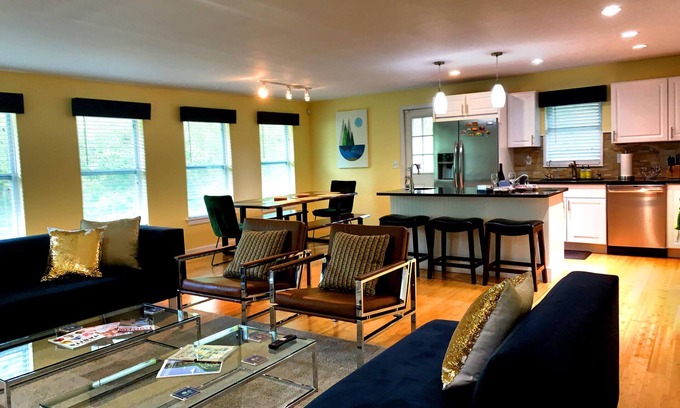Wooded Estates House | *SUPER CLEAN*Luxurious*Spacious*Open Plan*Great Amenities*Short Walk to ND!