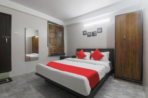 Shillong Hotel | Super Collection O Police Bazar Shillong Formerly Pillars House