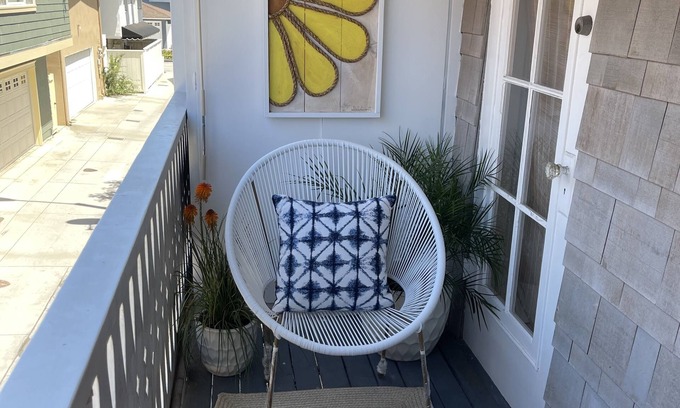 Balboa Island House | Super Cute BlueDoor Apt- on Little Balboa Island.