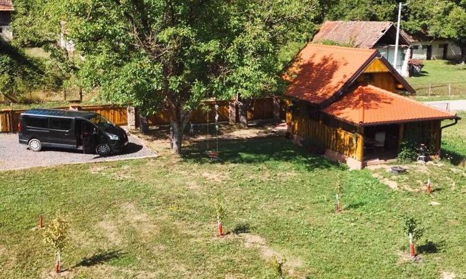 Sunja Ski Chalet | Superb chalet with AC in sunny Sunja