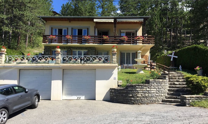 Barcelonnette Apartment | Superbe Appartement en rez de Chaussée de Villa Plein sud