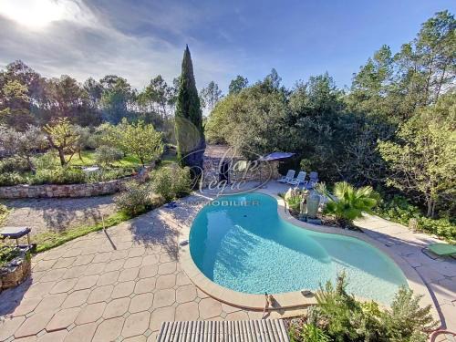 Carces Villa | Superbe bergerie en cœur de foret avec piscine privée lac rivière cascades