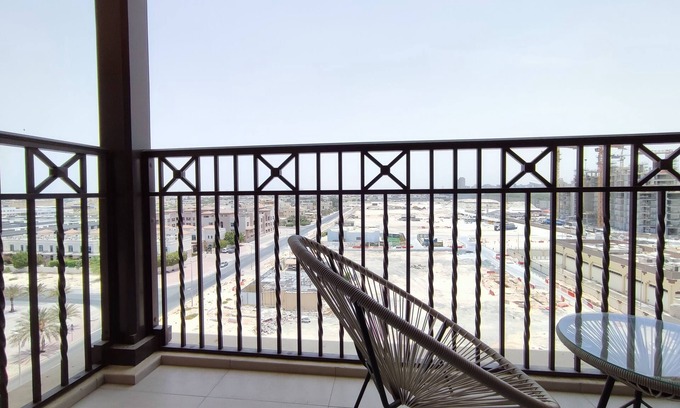 Umm Suqeim 3 Apartment | SuperHost - Luxury Apt Amidst Lush Greens in Madinat Jumeirah