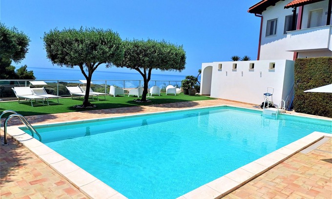 Borgo Bonsignore Apartment | Superior Apartment | with pool and breathtaking view to the sea