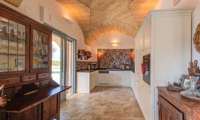 Patu Villa | Superior villa with private pool, 2km from the sea