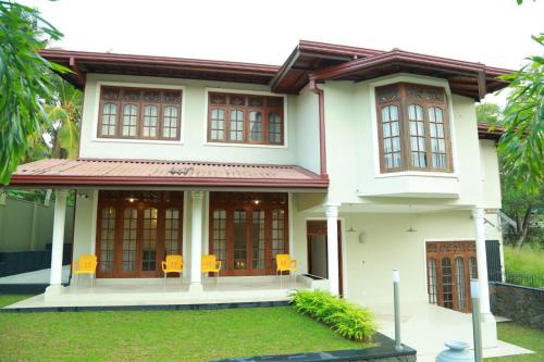 Thalawatugoda Bed & Breakfast | Supreme Serenity Villa