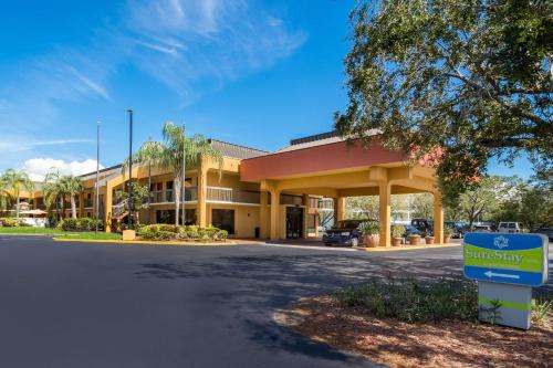 Feather Sound Hotel | SureStay Hotel by Best Western St Pete Clearwater Airport