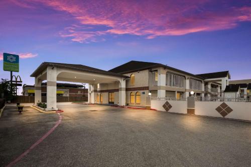 Deer Park Hotel | SureStay Hotel by Best Western Deer Park