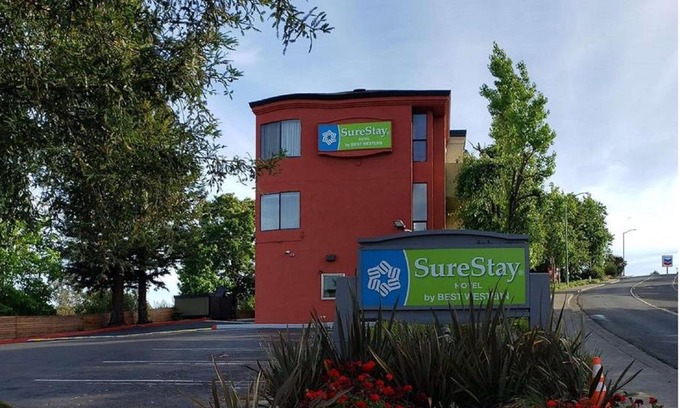 Vallejo Hotel | SureStay Hotel by Best Western Vallejo Napa Valley