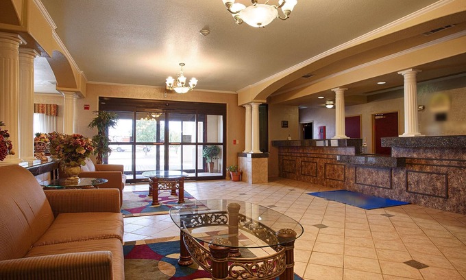 Quanah Hotel | SureStay Plus Hotel by Best Western Quanah