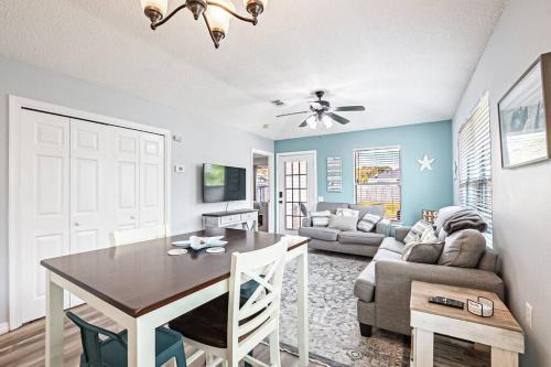 Gulf Breeze House | Surfside Cottage - Charming Quiet 3BD 2BA House - Private Beach Access, Close to Navarre Beach & Gulf Breeze Zoo