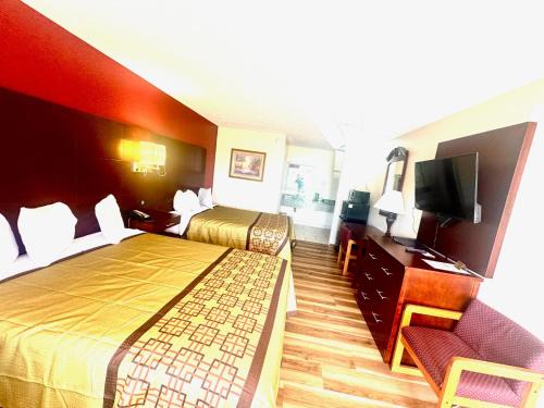 Dobson Hotel | Surry Inn - Dobson