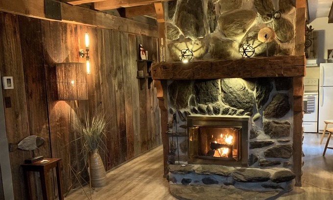 Sutton Ski Chalet | Sutton - Walk to slopes.