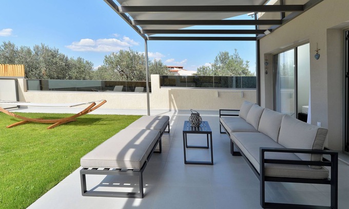 Loutra Oraias Elenis House | Swan Paradise Residences