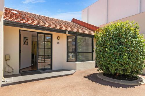 Applecross Apartment | Swan River Applecross Heathcote Park 1BR Villa