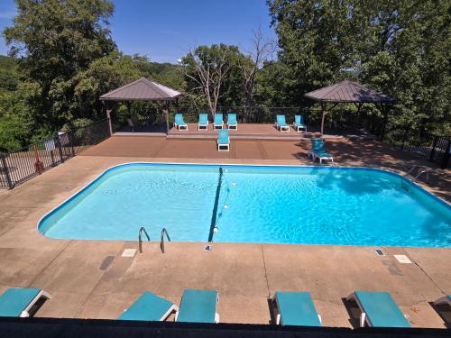 Notch Estates Apartment | Swan's Woodland Getaway Condo