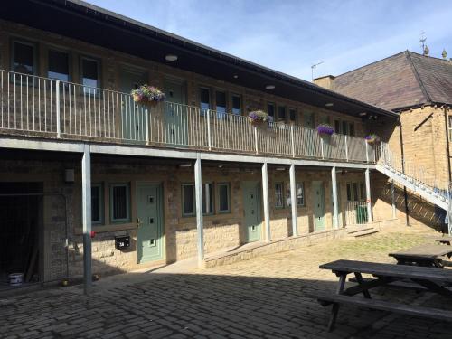 Meltham Apartment | Swans Nest