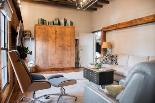 Lancaster Apartment | Sweet Lancaster Apt. B