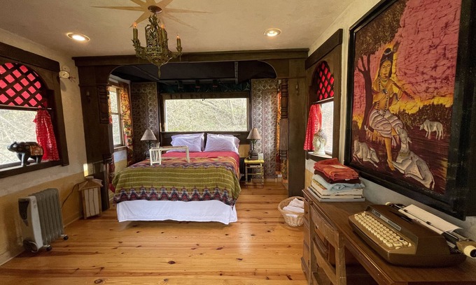 Olivehill Cottage | Sweet Little Boho Cottage at Downing Hollow Farm