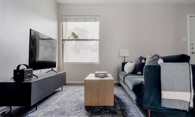 Dawson Apartment | Sweet South Congress 1BR w/Laundry & A/C, by Blueground