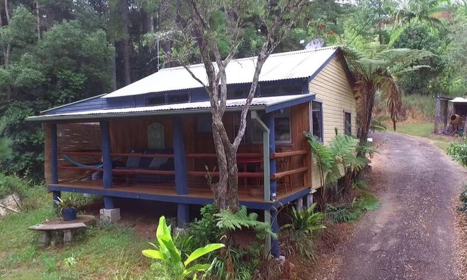 Upper Burringbar House | Sweetwater Cottage. A private mountain escape