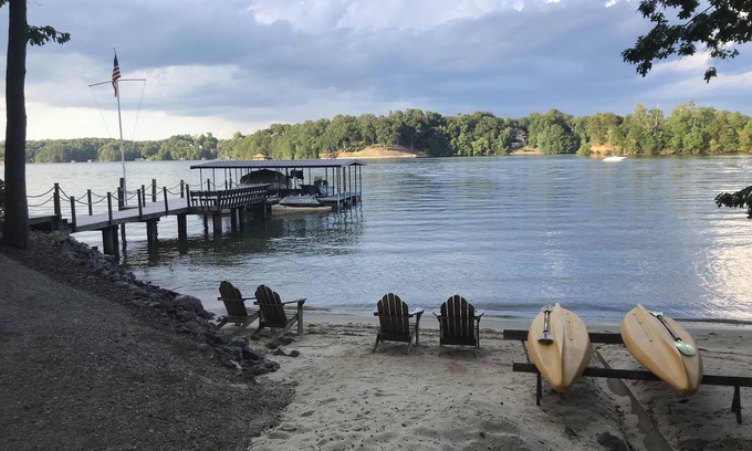 Lake Norman of Catawba Cottage | Swim, kayak or paddle board from our Beach!
