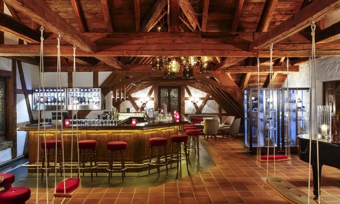 Merlischachen Hotel | Swiss-Chalet Merlischachen - Romantik Schloss-Hotel am See