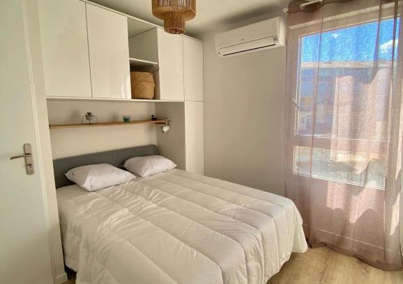 Gruissan Apartment | T3 de charme climatisé - Piscine - Plage à 5 min