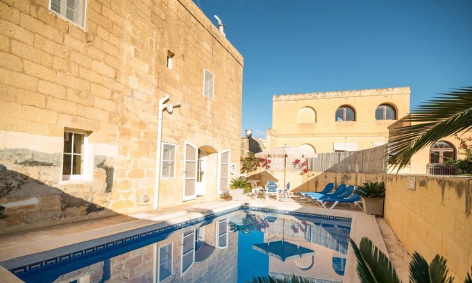 Victoria House | Ta Girardu - Victoria Holiday Home