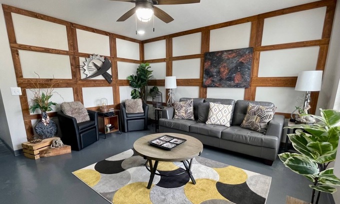 Springdale House | Take a trip to the Industrial Age in this centrally-located townhome.