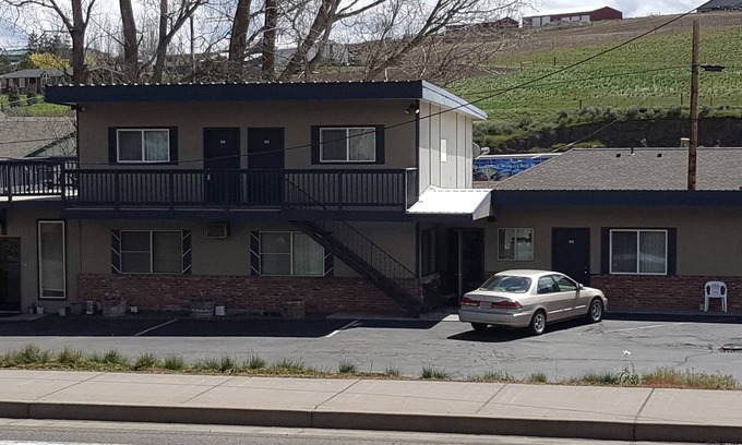 Moro Hotel | Tall Winds Motel