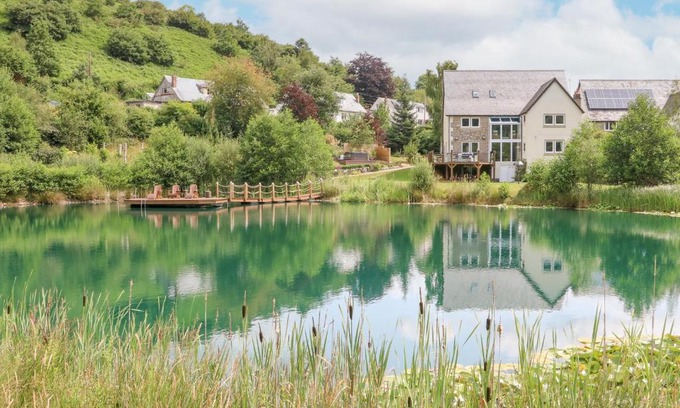 Dolanog House | Tan Yr Allt