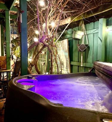 Old Northwood Historic District House | Tango Mango House with Private Hot Tub