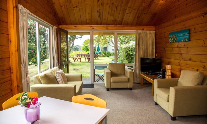 Hahei House | Tatahi Lodge Beach Resort
