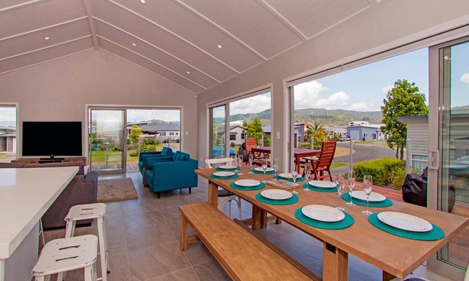 Whitianga House | Tattletails Rest - Whitianga Holiday House