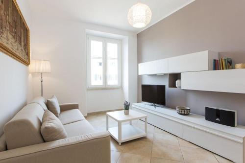 San Giovanni Apartment | Taurasia By Rental in Rome