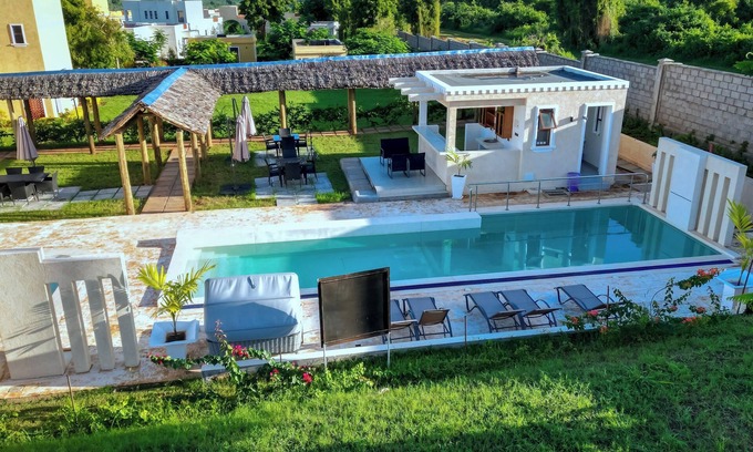 Central Kenya Coast Villa | TB 15