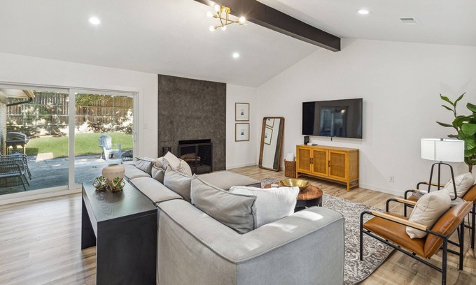 Grapevine House | TCH - 4BR/3BA Home in Grapevine - C