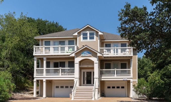 Corolla House | Tee-L-Sea: Private Pool, Hot Tub, Elevator, Sleeps 12