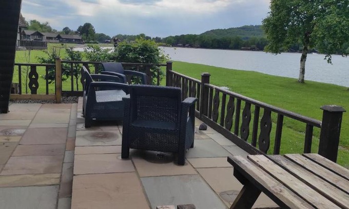 Warton Villa | Tegid Lodge- Pine Lake Resort