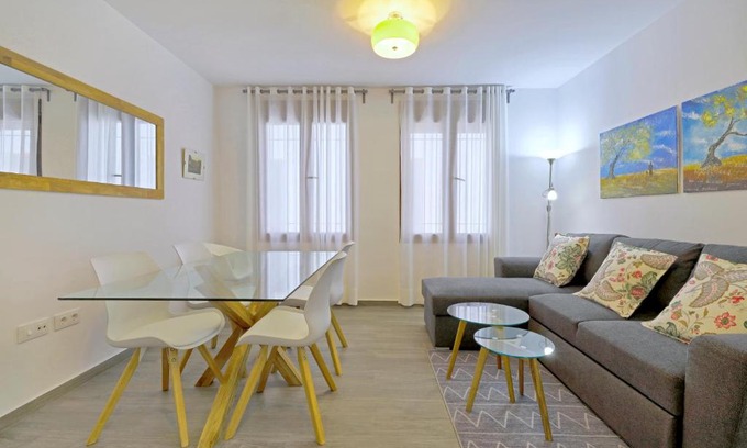 La Trinidad-San Juan y Todos los Santos Apartment | Tejón y Marín, nuevo apartamento en casco antigüo