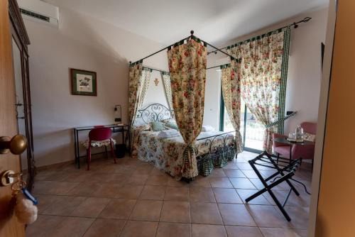 Catignano House | Tenuta Tre Gemme in Cantina- Renascenzia SantIrene