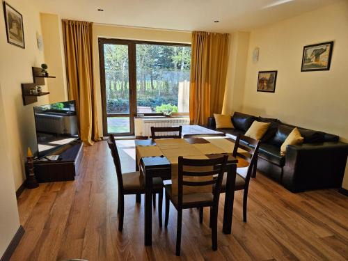 Razlog Apartment | TERRA KOMPLEX D3 - Private apartment - Golf, Skiing & SPA