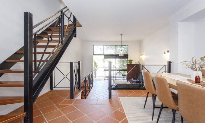 Fremantle Apartment | Terrace Heaven – Luxe Retreat in Fremantle