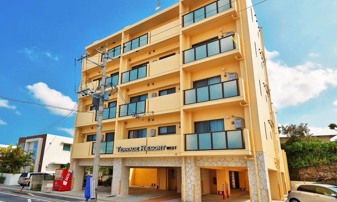 Hamagawa Apartment | Terrace Resort Chatan West